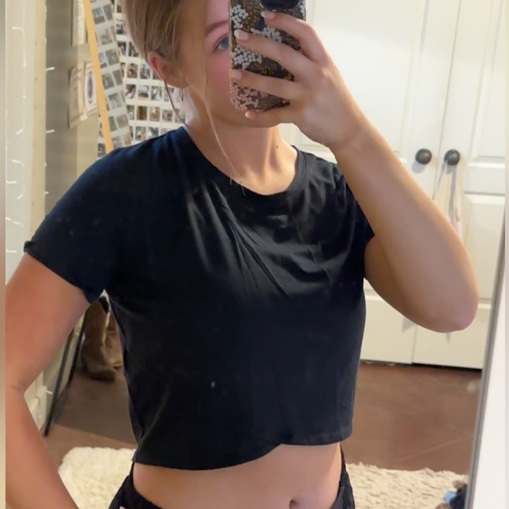 Gilly Hicks Black Cropped T-Shirt